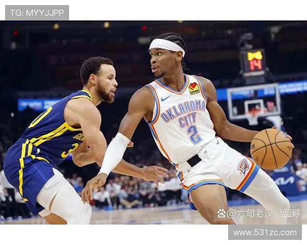 勇士库里复出迎战雷霆球队攻防兼备争夺胜利